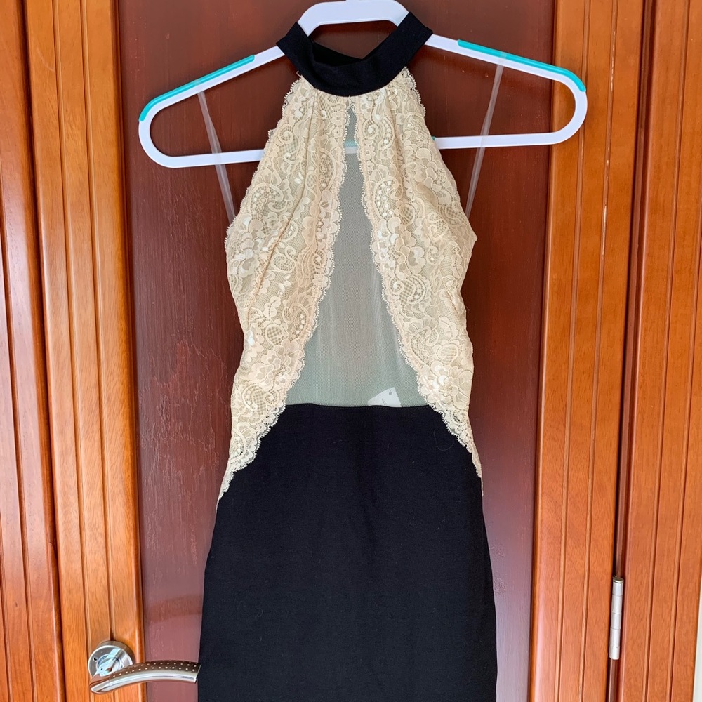 Lace & black body con dress with tags